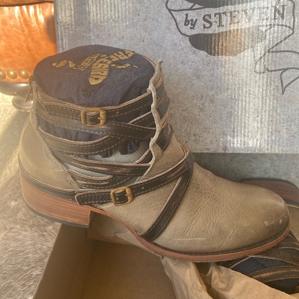 Freebird womens 8 STAIR leather booties